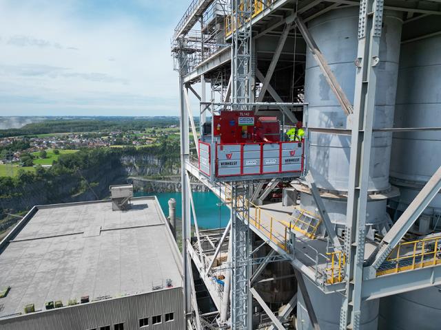 GEDA's 2500 Z/Zp platform transports heavy loads on the 100m-high main tower of the cement works